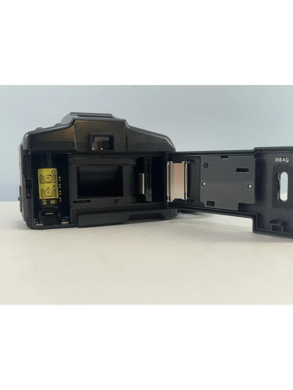 Chinon Genesis GS-7 Reflex Zoom 35mm Autofocus Camera UNTESTED AS IS